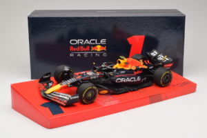 Red Bull Racing RB18 #1 M. Verstappen Oracle Winner Dutch GP 2022 Minichamps 1:18 113223501 Métal — image 7 sur 7