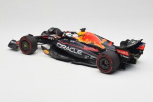 Oracle Red Bull Racing RB18 #1 M. Verstappen Winner Belgian GP 2022 Minichamps 1:18 110221401 Métal — image 3 sur 7