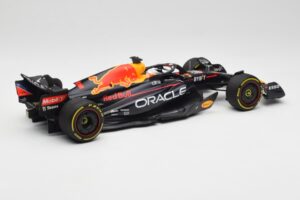 Oracle Red Bull Racing RB18 #1 M. Verstappen Winner Italian GP 2022 Minichamps 1:18 110221601 Métal — image 2 sur 7