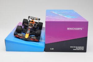 Red Bull Racing RB18 #1 M. Verstappen Winner Miami GP 2022 Minichamps 1:18 113220501 Métal — image 6 sur 7