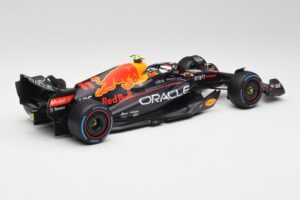 Oracle Red Bull Racing RB18 #11 S. Perez Monaco GP Winner Rain Tyre Version 2022 Minichamps 1:18 110222711 Métal — image 2 sur 7