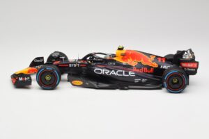Oracle Red Bull Racing RB18 #11 S. Perez Monaco GP Winner Rain Tyre Version 2022 Minichamps 1:18 110222711 Métal — image 3 sur 7