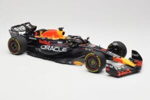 Oracle Red Bull Racing RB19 #1 M. Verstappen Winner Abu Dhabi GP 2023 Minichamps 1:18 110232301 Métal — image 4 sur 7