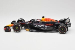 Oracle Red Bull Racing RB20 #1 M. Verstappen Winner Bahrain GP 2024 Minichamps 1:18 110240101 Métal — image 3 sur 7