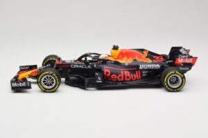 Red Bull Racing Honda RB16B #33 M. Verstappen Mexican GP Winner 2021 Minichamps 1:18 110211933 Résine — image 3 sur 6