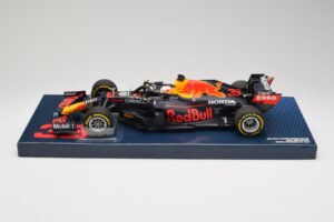 Red Bull Racing Honda RB16B #33 M. Verstappen Emilia Romagna GP 2021 Case Edition Minichamps 1:18 113210133 Résine