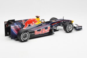 Red Bull Racing Renault RB5 #5 S. Vettel Showcar 2010 Minichamps 1:18 153100175 Métal — image 2 sur 6