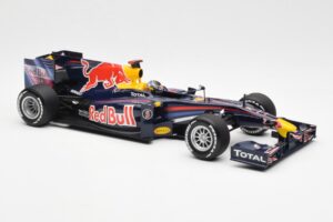 Red Bull Racing Renault RB5 #5 S. Vettel Showcar 2010 Minichamps 1:18 153100175 Métal — image 4 sur 6