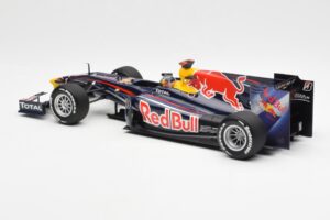 Red Bull Racing Renault RB5 #5 S. Vettel Showcar 2010 Minichamps 1:18 153100175 Métal — image 5 sur 6
