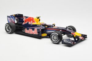 Red Bull Racing Renault RB6 #6 M. Webber F1 2010 Minichamps 1:18 110100006 Métal — image 4 sur 6
