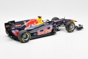 Red Bull Racing Renault RB6 #5 S. Vettel F1 World Champion 2010 Minichamps 1:18 110100005 Métal — image 2 sur 6