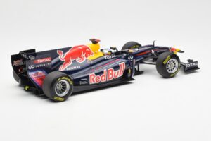Red Bull Racing Renault RB6 #5 S. Vettel F1 World Champion Showcar 2010 Minichamps 1:18 150100075 Métal — image 2 sur 6