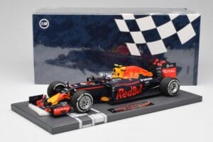 Red Bull RB12 #33 M. Verstappen Spain GP Winner 2016 Minichamps 1:18 117160333 Métal — image 6 sur 7