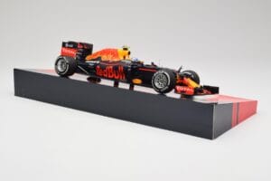 Red Bull RB12 #33 M. Verstappen Spain GP Winner 2016 Minichamps 1:18 147160533 Métal — image 4 sur 6