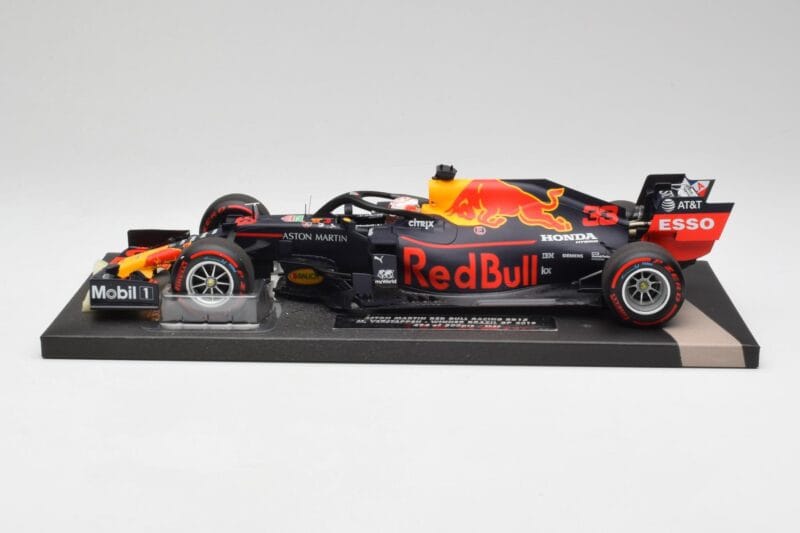 Red Bull RB15 #33 M. Verstappen Brazil GP Winner 2019 Minichamps 1:18 113191933 Métal