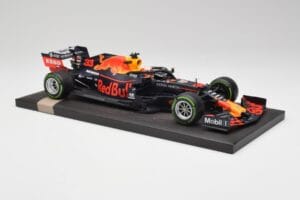 Red Bull RB15 #33 M. Verstappen German GP Winner Wet 2019 Minichamps 1:18 113191133 Métal — image 4 sur 7