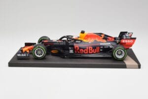 Red Bull RB15 #33 M. Verstappen German GP Winner Wet 2019 Minichamps 1:18 113191133 Métal
