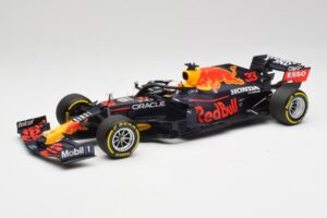 Red Bull RB16B #33 M. Verstappen Emilia Romagna GP Winner Mid Race Tyres 2021 Minichamps 1:18 110210133 Métal