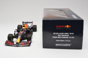 Red Bull RB16B #33 M. Verstappen Emilia Romagna GP Winner Mid Race Tyres 2021 Minichamps 1:18 110210133 Métal — image 7 sur 7