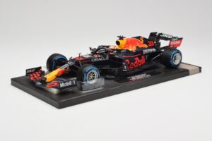 Red Bull RB16B #33 M. Verstappen Belgian GP 2021 Winner Minichamps 1:18 113211333 Résine — image 2 sur 7