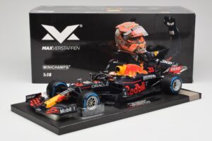 Red Bull RB16B #33 M. Verstappen Belgian GP 2021 Winner Minichamps 1:18 113211333 Résine — image 6 sur 7