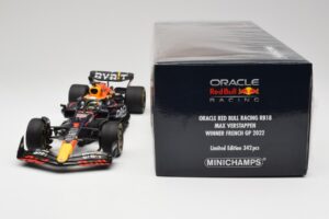 Red Bull RB18 #1 M. Verstappen France GP Winner 2022 Minichamps 1:18 110221201 Métal — image 7 sur 7