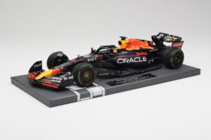 Red Bull RB18 #1 M. Verstappen Japan GP Winner No Figure 2022 Minichamps 1:18 113221801B Métal — image 2 sur 7