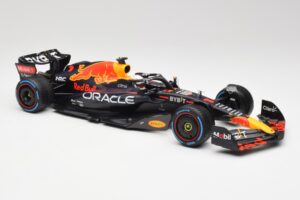 Red Bull RB18 #1 M. Verstappen Monaco GP 3rd Wet 2022 Minichamps 1:18 110220701 Métal — image 4 sur 7