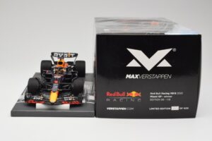 Red Bull RB18 #1 M. Verstappen Miami GP 2022 Winner Minichamps 1:18 113220301 Résine — image 6 sur 7