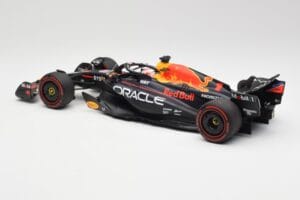 Red Bull RB19 #1 M. Verstappen Qatar Sprint Race 2nd WC 2023 Minichamps 1:18 110231801 Métal — image 5 sur 6
