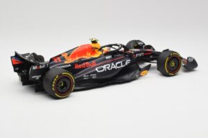 Red Bull RB19 #11 S. Perez Italian GP 2nd 2023 Minichamps 1:18 110231511 Métal — image 5 sur 6