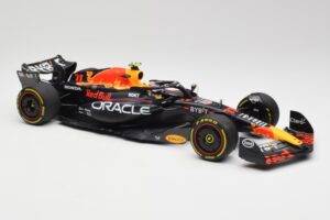 Red Bull RB19 #11 S. Perez Italian GP 2nd 2023 Minichamps 1:18 110231511 Métal — image 6 sur 6