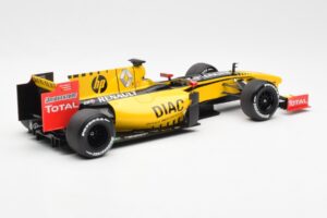 Renault R30 R. Kubica / V. Petrov F1 Showcar 2010 Minichamps 1:18 7711428831 Métal — image 2 sur 6