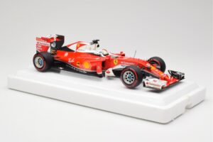 Scuderia Ferrari SF16-H #5 S. Vettel Italian GP 2016 BBR 1:18 BBR181625 Métal — image 4 sur 7