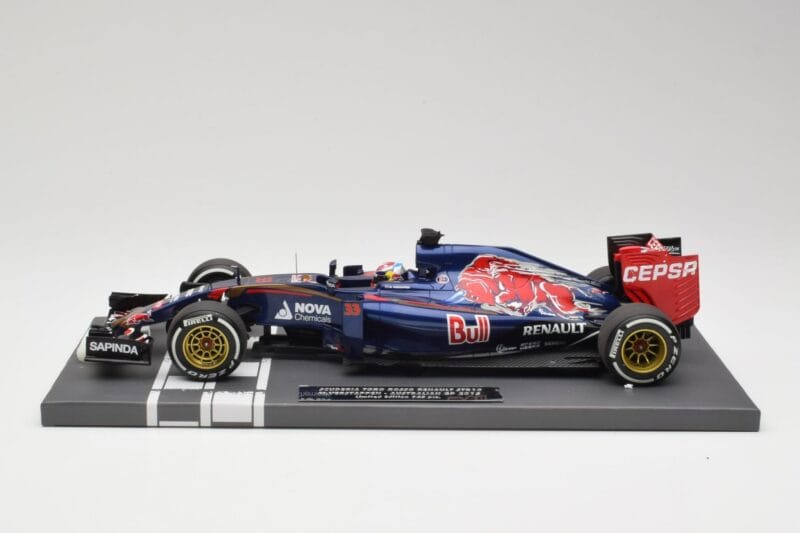Scuderia Toro Rosso STR10 Renault #33 M. Verstappen Australian GP 2015 Minichamps 1:18 117150033 Résine