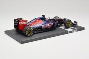 Scuderia Toro Rosso STR10 Renault #33 M. Verstappen Australian GP 2015 Minichamps 1:18 117150033 Résine — image 3 sur 7