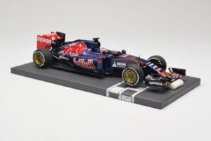 Scuderia Toro Rosso STR10 Renault #33 M. Verstappen Australian GP 2015 Minichamps 1:18 117150033 Résine — image 4 sur 7