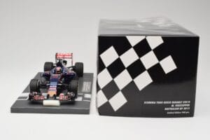 Scuderia Toro Rosso STR10 Renault #33 M. Verstappen Australian GP 2015 Minichamps 1:18 117150033 Résine — image 6 sur 7