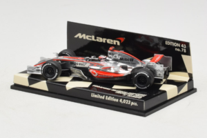 McLaren MP4-22 Mercedes #1 F. Alonso Vodafone McLaren Showcar F1 2007 Minichamps 1:43 530074371 Métal — image 3 sur 5