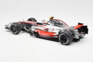 McLaren MP4-23 Mercedes #23 H. Kovalainen 2008 Minichamps 1:18 530081823 Métal — image 5 sur 6
