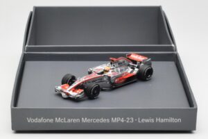 McLaren MP4-23 Mercedes #22 L. Hamilton F1 World Champion 2008 Minichamps 1:43 B66962422 Métal — image 4 sur 4
