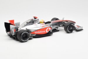 McLaren MP4-24 #1 L. Hamilton 2009 Dealer Edition Minichamps 1:18 503091801 Métal — image 2 sur 6