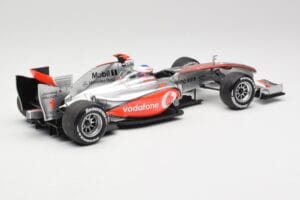 McLaren MP4-25 Vodafone #1 J. Button F1 2010 Minichamps 1:18 530101871-R1 Métal — image 2 sur 7