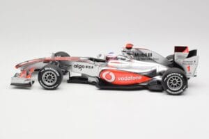 McLaren MP4-25 Vodafone #1 J. Button F1 2010 Minichamps 1:18 530101871-R1 Métal — image 3 sur 7