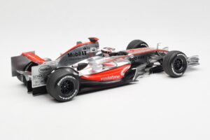McLaren MP4-22 Mercedes #1 F. Alonso Presentation Valencia 2007 Minichamps 1:18 538071871 Métal — image 2 sur 6