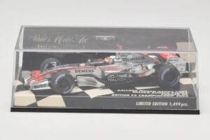 Dallara F303 N. Piquet British F3 Championship 2003 Minichamps 1:43 400030333 Métal — image 5 sur 5