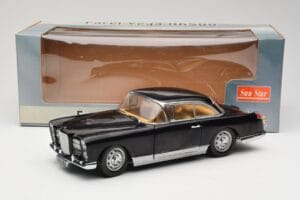 Facel Vega HK500 Noir Sun Star 1:18 3751 Métal — image 8 sur 8