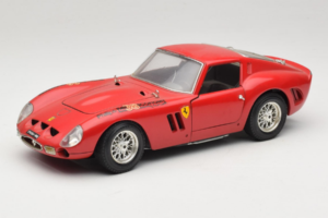Ferrari 250 GTO Rouge Bburago 1:18 B003 Métal