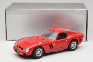 Ferrari 250 GTO Rouge Bburago 1:18 B003 Métal — image 8 sur 8
