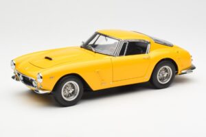 Ferrari 250 GT SWB Jaune CMC 1:18 M-054 Métal